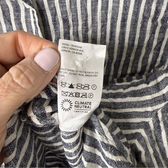 Reformation Relaxed Fit Linen Short Navy Stripe Size Medium - Picture 6 of 6